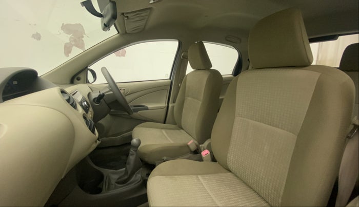 2014 Toyota Etios Liva G, Petrol, Manual, 23,685 km, Right Side Front Door Cabin
