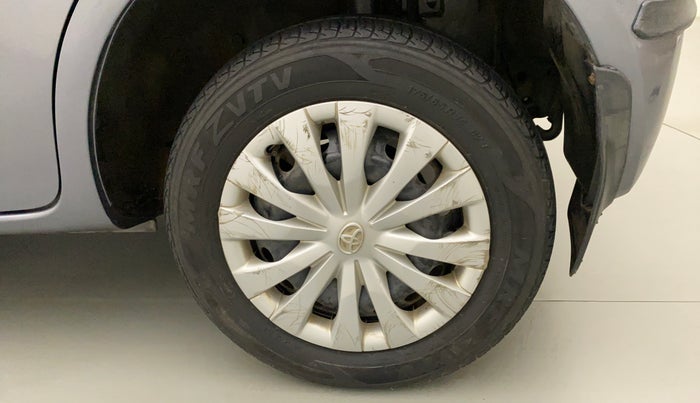 2014 Toyota Etios Liva G, Petrol, Manual, 23,685 km, Left Rear Wheel