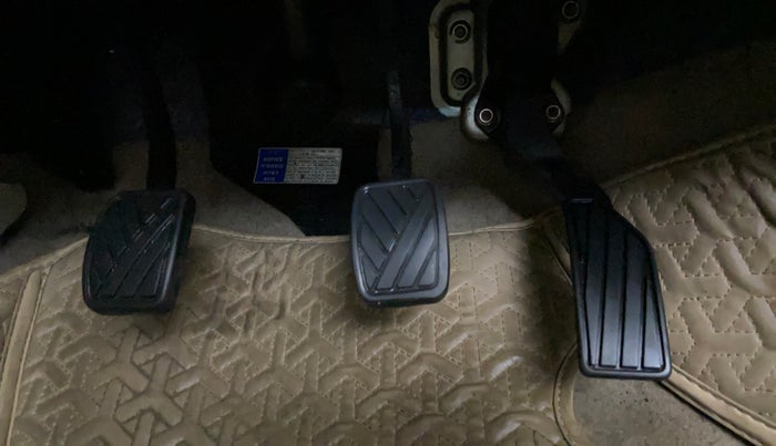 2017 Maruti Ciaz SIGMA 1.4 MT PETROL, Petrol, Manual, 37,393 km, Pedals