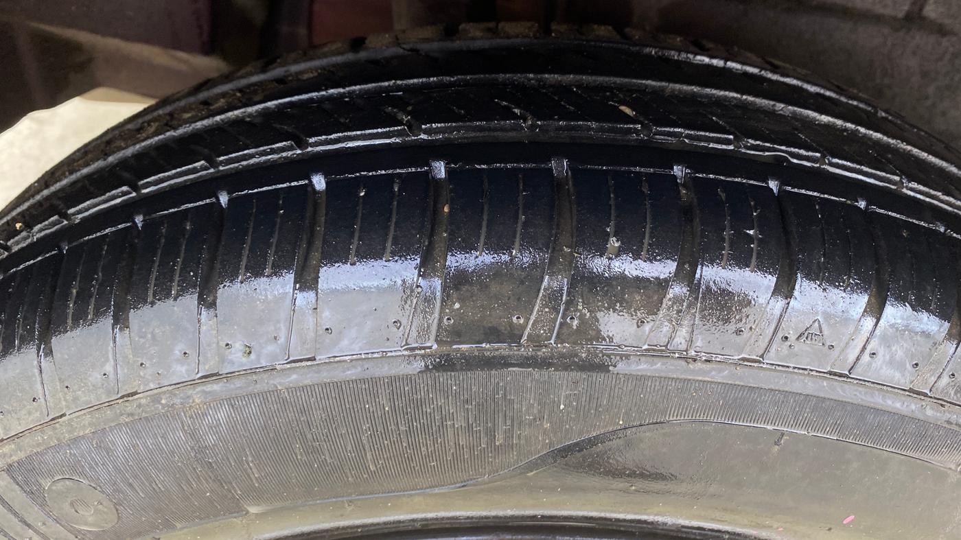 2018 Maruti Dzire VXI, Petrol, Manual, 49,499 km, Right Rear Tyre Tread