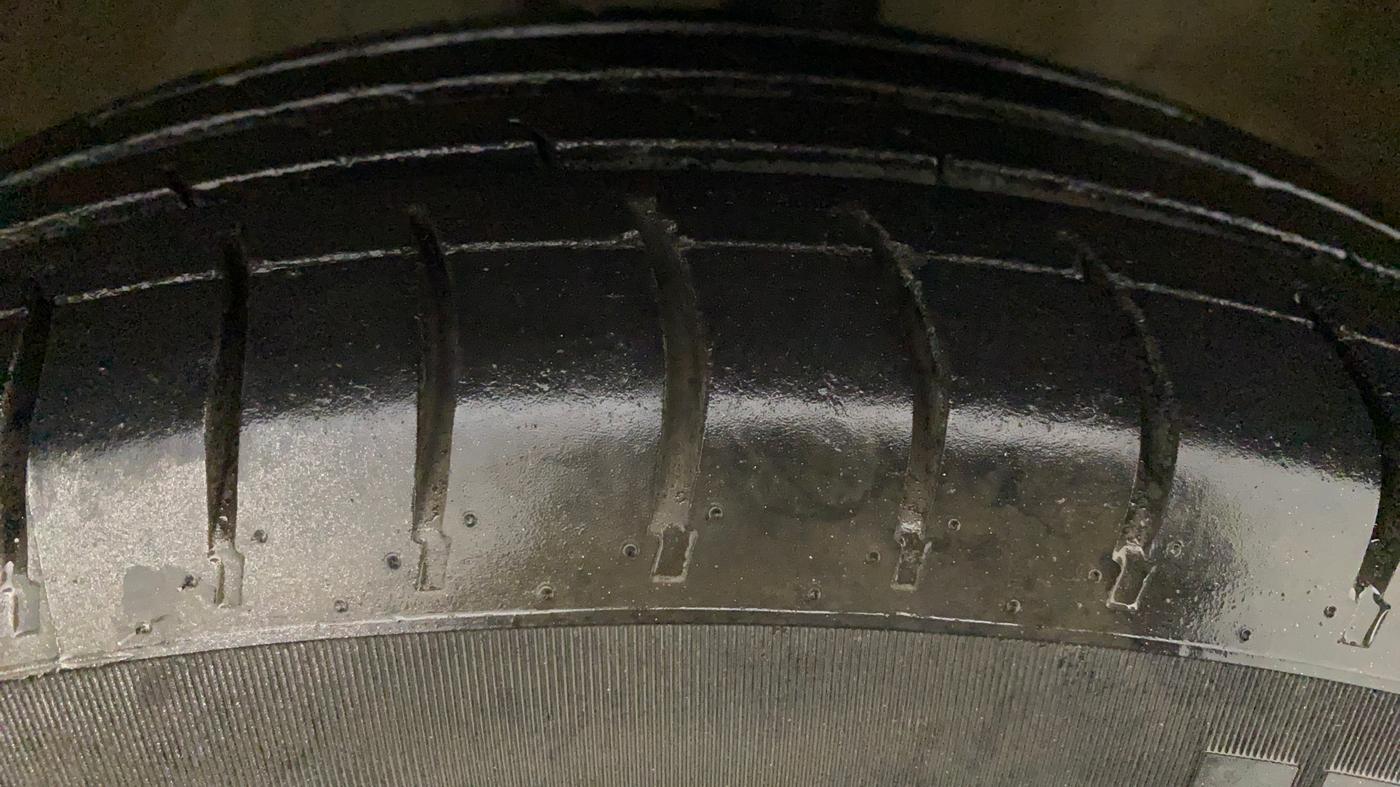 2010 Maruti Swift VXI, Petrol, Manual, 85,547 km, Right Rear Tyre Tread