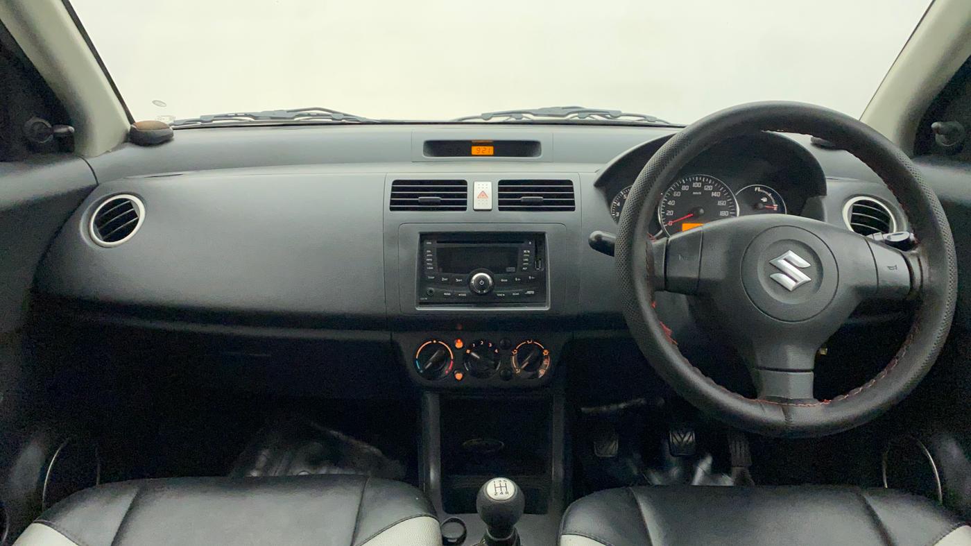 2010 Maruti Swift VXI, Petrol, Manual, 85,547 km, Dashboard
