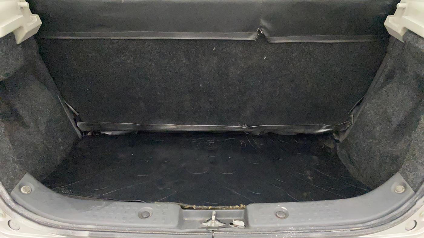 2010 Maruti Swift VXI, Petrol, Manual, 85,547 km, Boot Inside