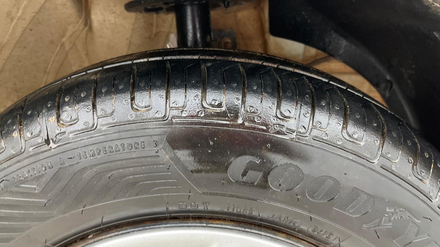 2020 Maruti Swift VXI, Petrol, Manual, 50,495 km, Right Front Tyre Tread