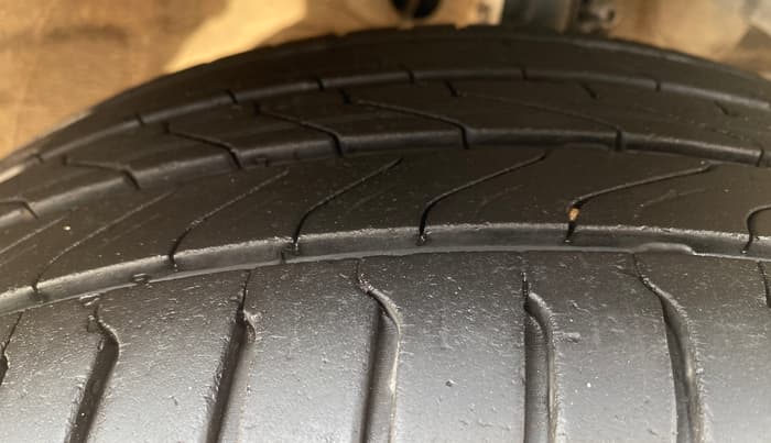 2017 Maruti Baleno ALPHA PETROL 1.2, Petrol, Manual, 39,242 km, Right Front Tyre Tread