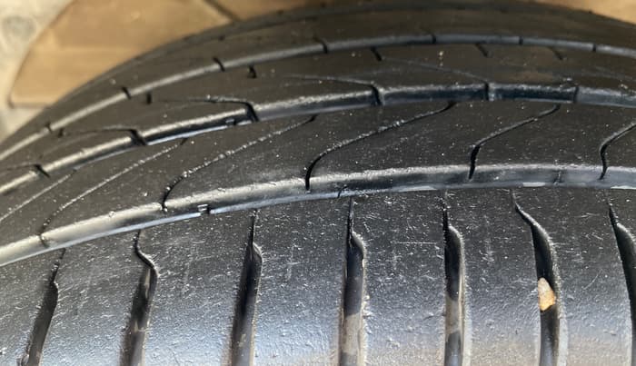 2017 Maruti Baleno ALPHA PETROL 1.2, Petrol, Manual, 39,242 km, Left Front Tyre Tread