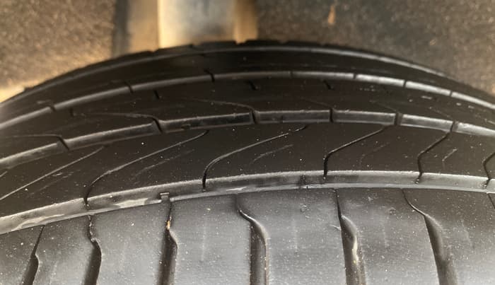 2017 Maruti Baleno ALPHA PETROL 1.2, Petrol, Manual, 39,242 km, Right Rear Tyre Tread