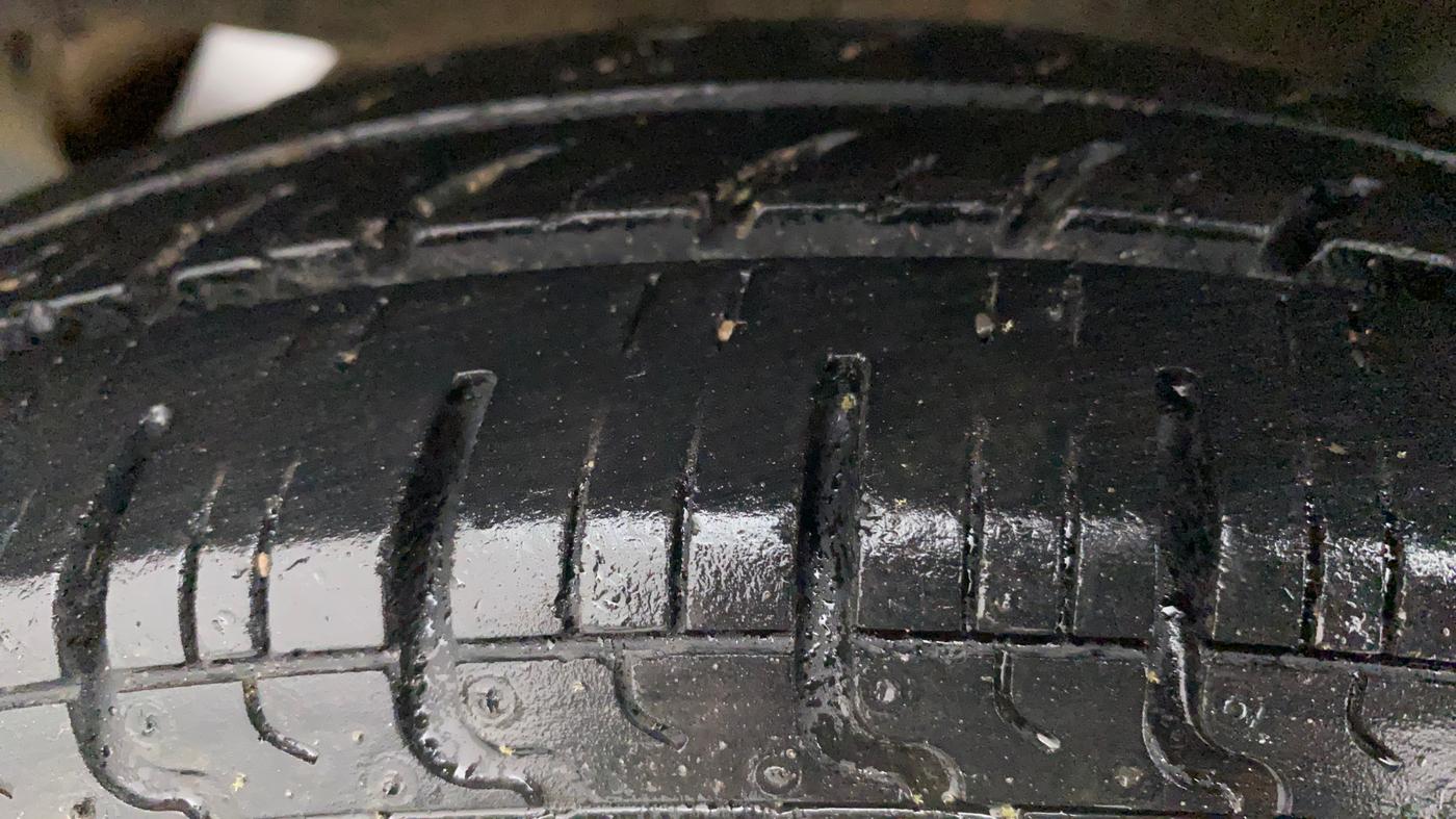 2016 Renault Kwid RXT 1.0, Petrol, Manual, 27,985 km, Left Rear Tyre Tread