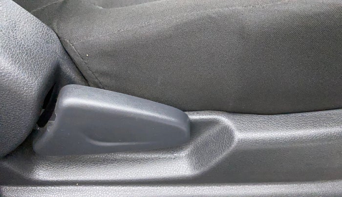 2016 Renault Kwid RXT 1.0, Petrol, Manual, 27,985 km, Driver Side Adjustment Panel