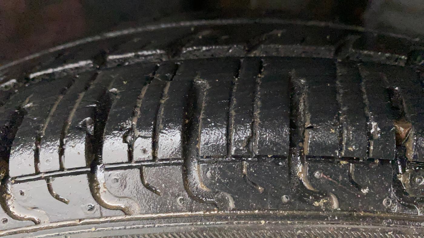 2016 Renault Kwid RXT 1.0, Petrol, Manual, 27,985 km, Right Front Tyre Tread