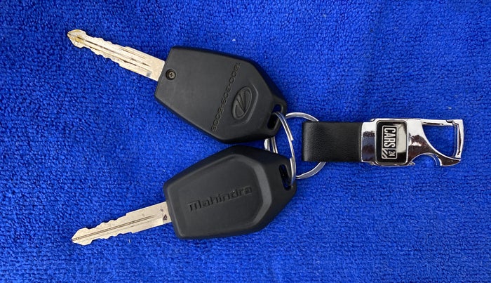 2018 Mahindra TUV300 T8, Diesel, Manual, 26,289 km, Key Close Up