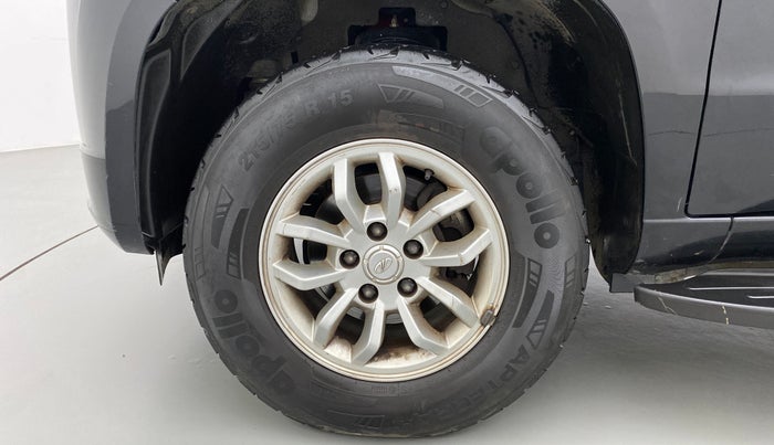 2018 Mahindra TUV300 T8, Diesel, Manual, 26,289 km, Left Front Wheel