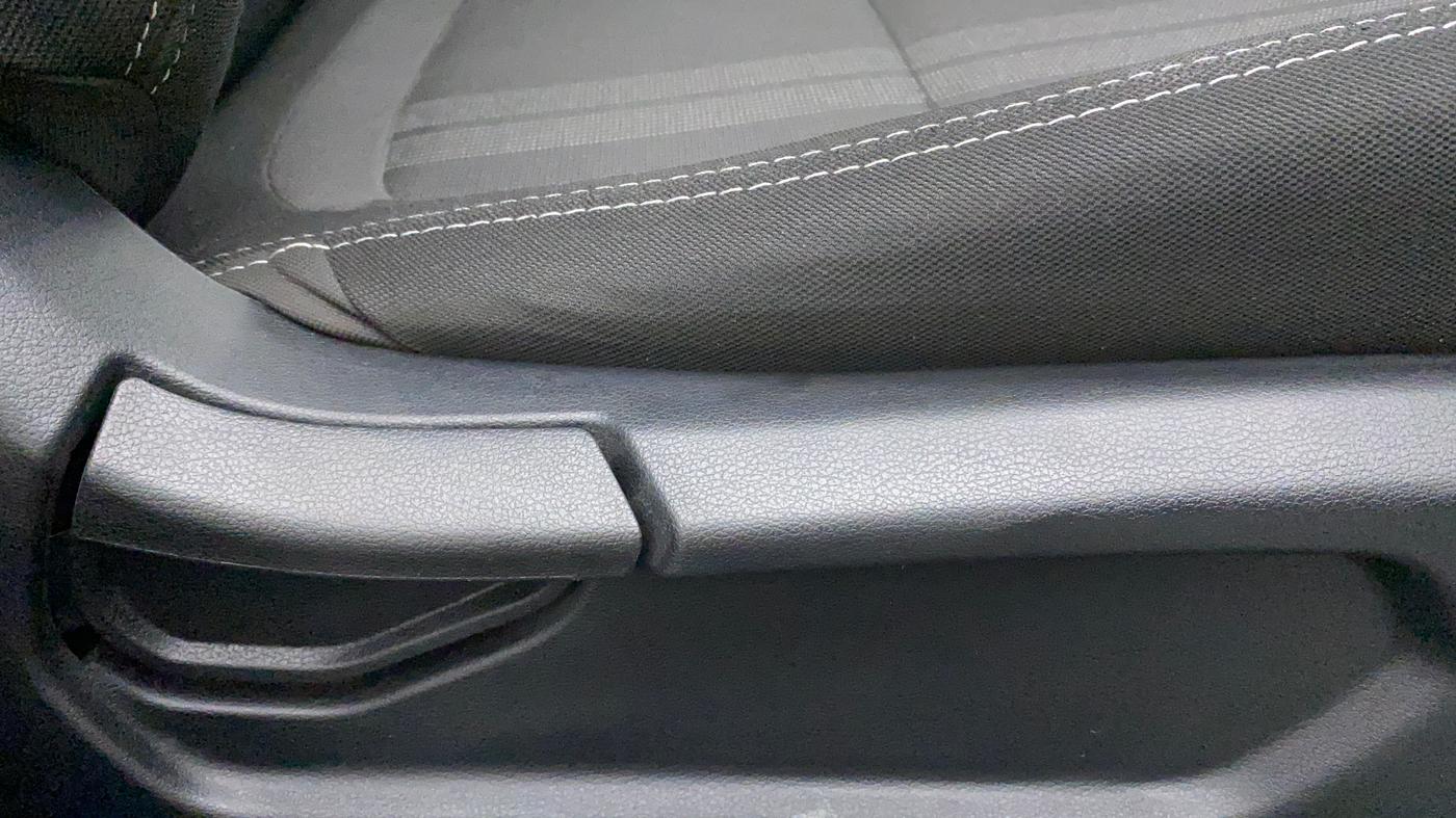 2022 Hyundai VENUE S 1.2, Petrol, Manual, 7,728 km, Driver Side Adjustment Panel