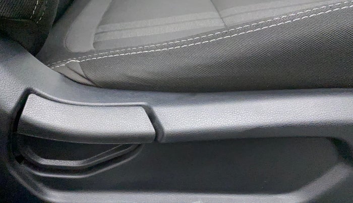2022 Hyundai VENUE S 1.2, Petrol, Manual, 7,728 km, Driver Side Adjustment Panel