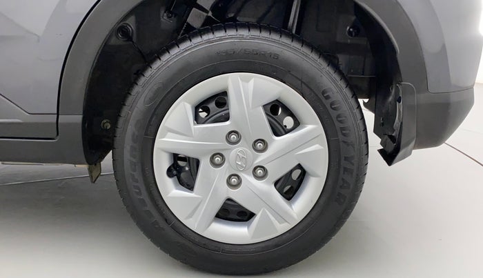 2022 Hyundai VENUE S 1.2, Petrol, Manual, 7,728 km, Left Rear Wheel