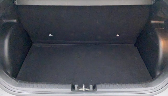 2022 Hyundai VENUE S 1.2, Petrol, Manual, 7,728 km, Boot Inside