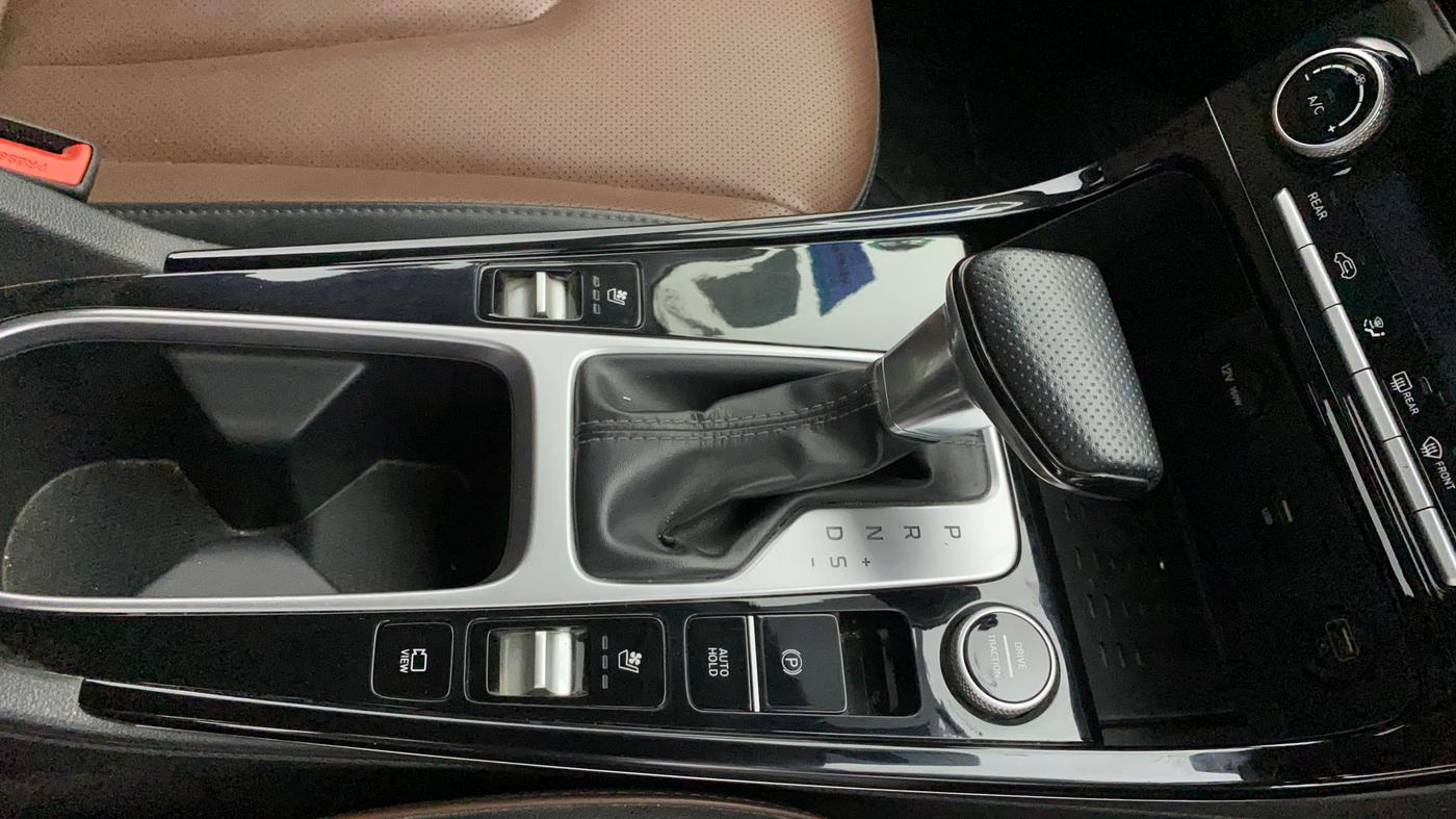 2022 Hyundai ALCAZAR 2.0 SIGNATURE (O) AT 6STR, Petrol, Automatic, 12,345 km, Gear Lever