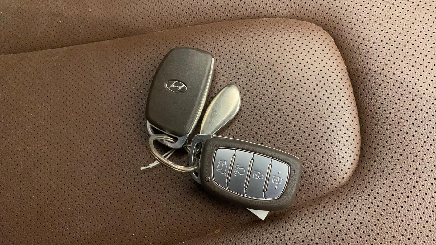 2022 Hyundai ALCAZAR 2.0 SIGNATURE (O) AT 6STR, Petrol, Automatic, 12,345 km, Key Close Up