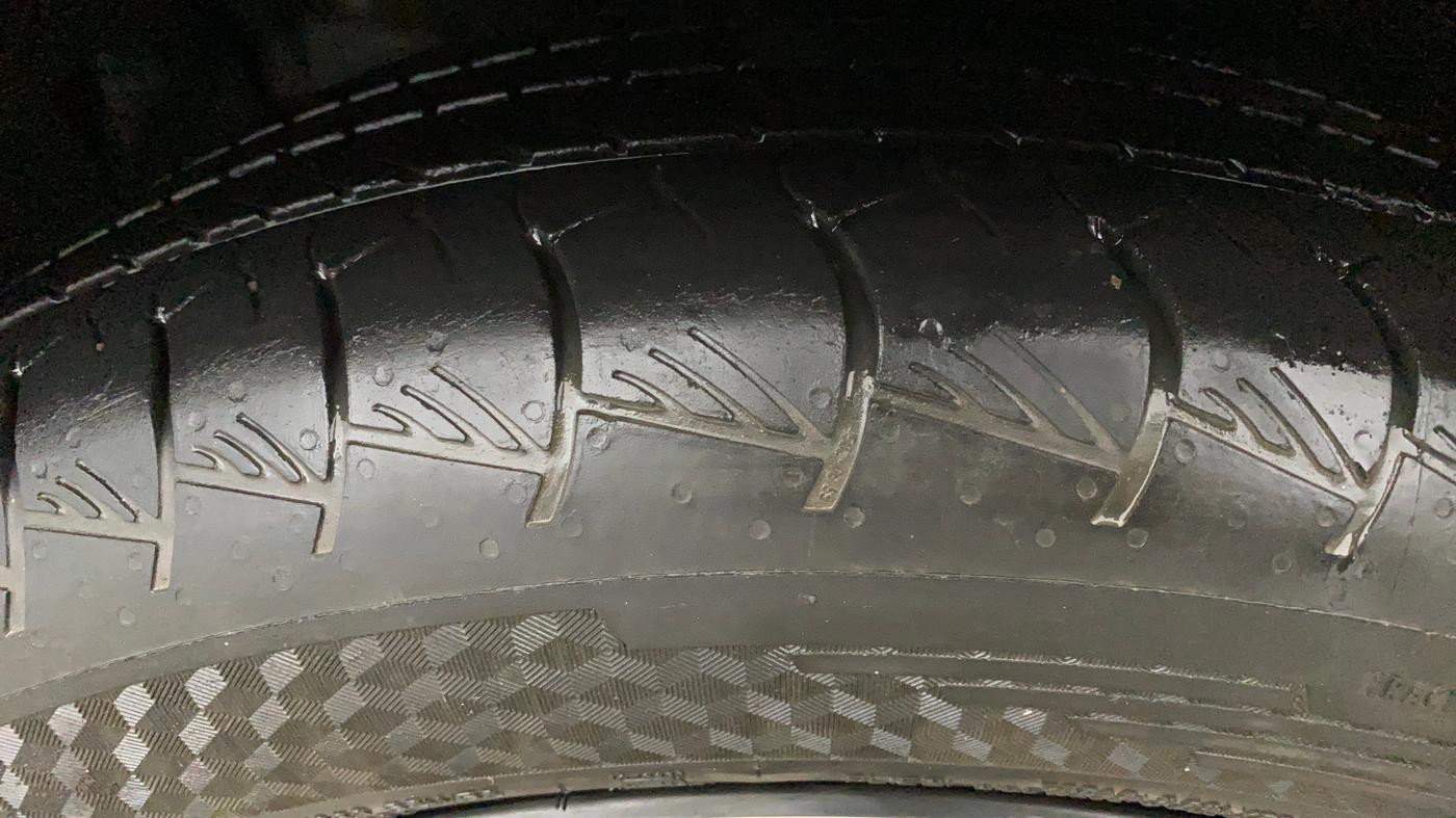2022 Hyundai ALCAZAR 2.0 SIGNATURE (O) AT 6STR, Petrol, Automatic, 12,345 km, Left Front Tyre Tread