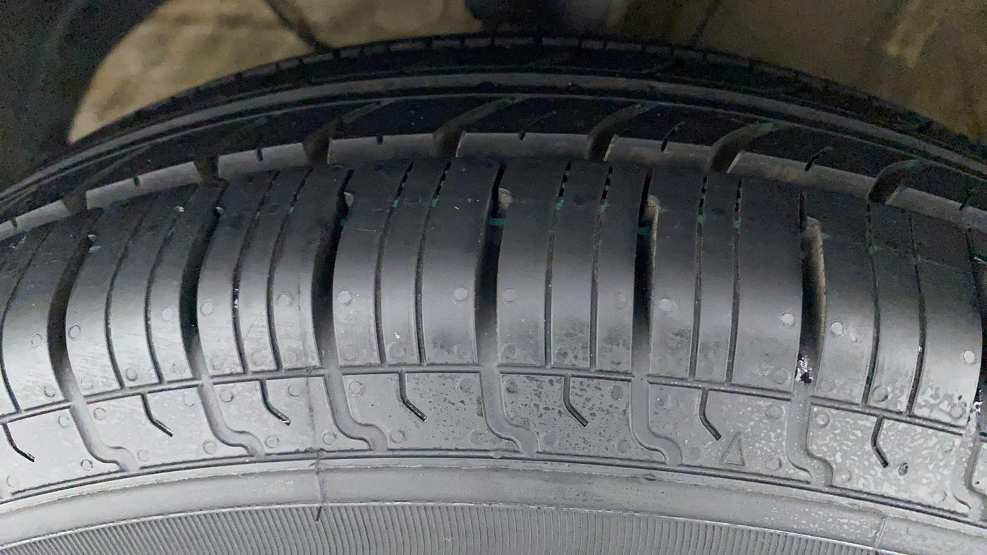 2022 Maruti Swift VXI, Petrol, Manual, 44,295 km, Left Front Tyre Tread