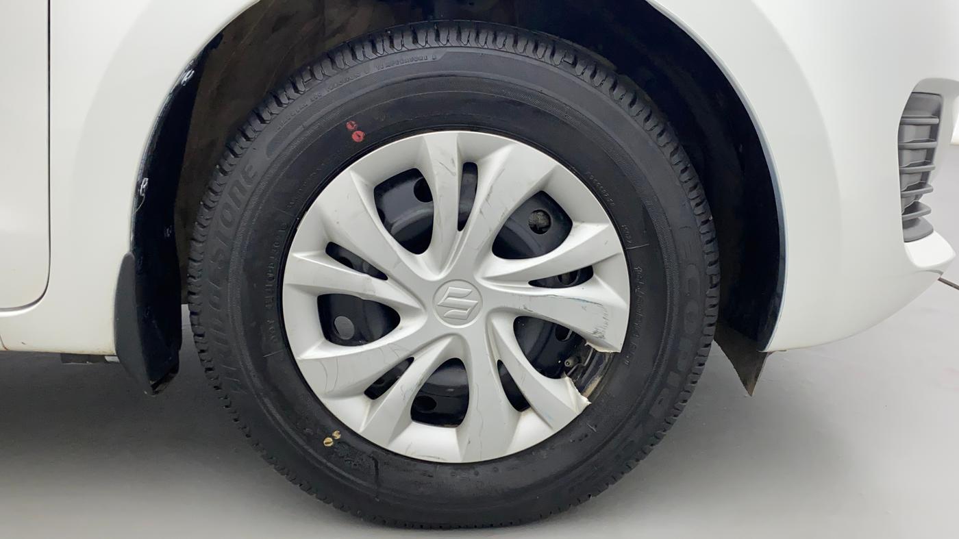 2022 Maruti Swift VXI, Petrol, Manual, 44,295 km, Right Front Wheel