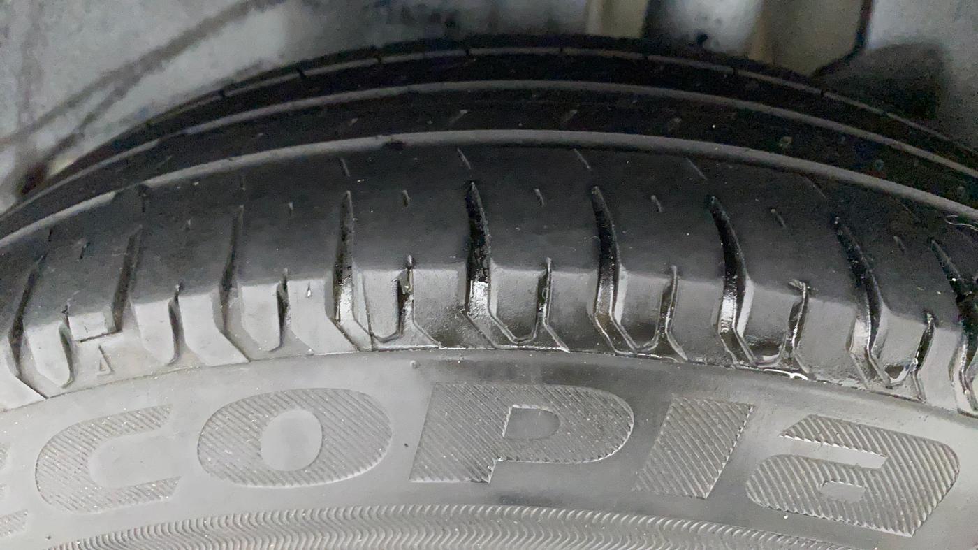 2022 Maruti Swift VXI, Petrol, Manual, 44,295 km, Left Rear Tyre Tread