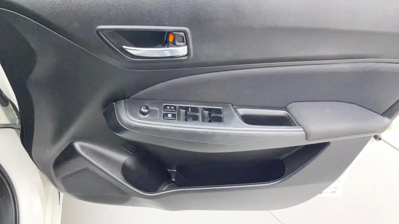 2022 Maruti Swift VXI, Petrol, Manual, 44,295 km, Driver Side Door Panels Control