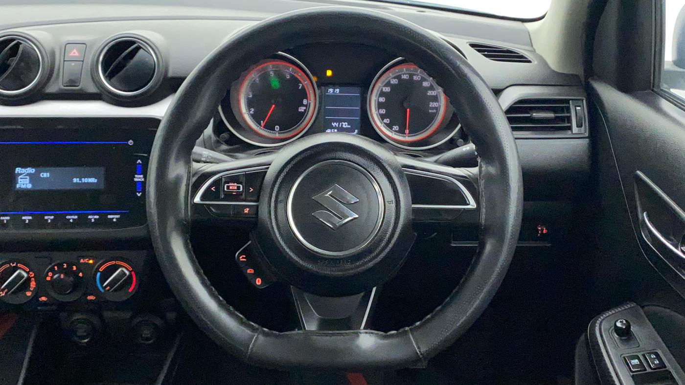 2022 Maruti Swift VXI, Petrol, Manual, 44,295 km, Steering Wheel Close Up