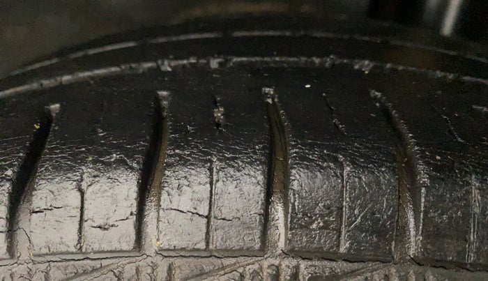 2012 Maruti Swift Dzire VXI, Petrol, Manual, 56,816 km, Left Rear Tyre Tread