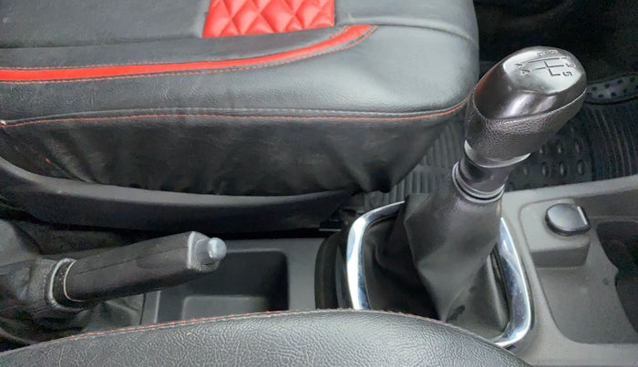 2015 Renault Kwid RXT, Petrol, Manual, 39,341 km, Gear Lever