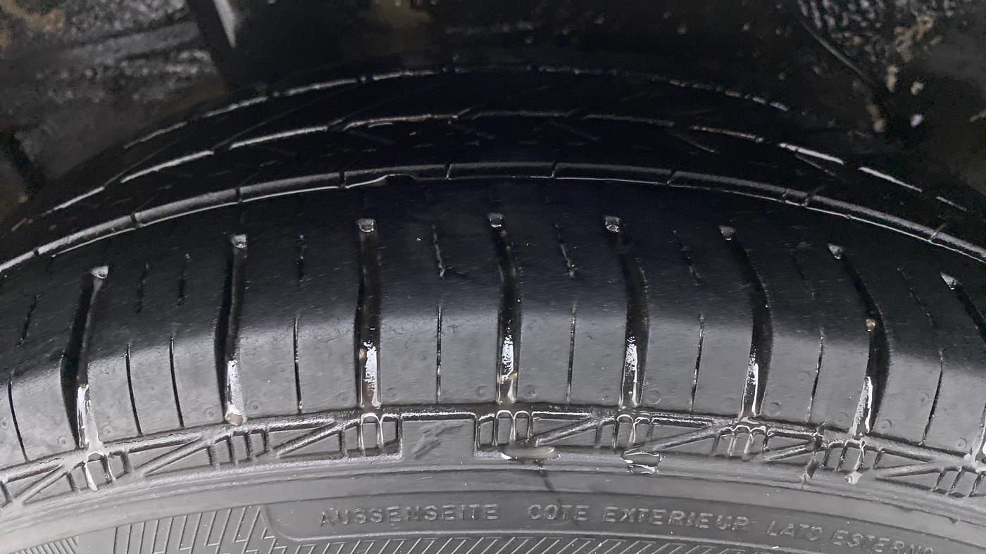 2019 Maruti Celerio ZXI, Petrol, Manual, 14,005 km, Right Rear Tyre Tread