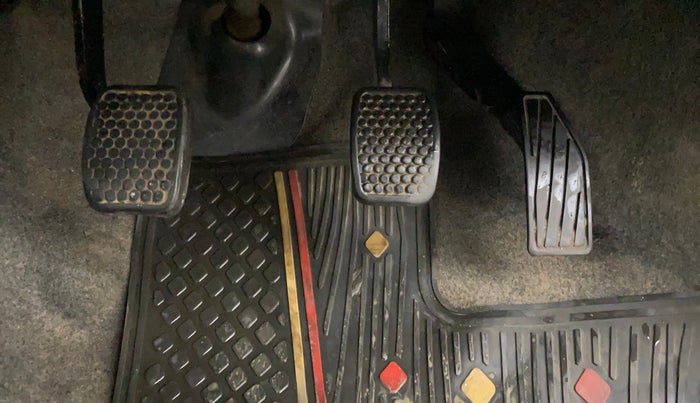 2018 Maruti Alto 800 LXI, Petrol, Manual, 79,454 km, Pedals