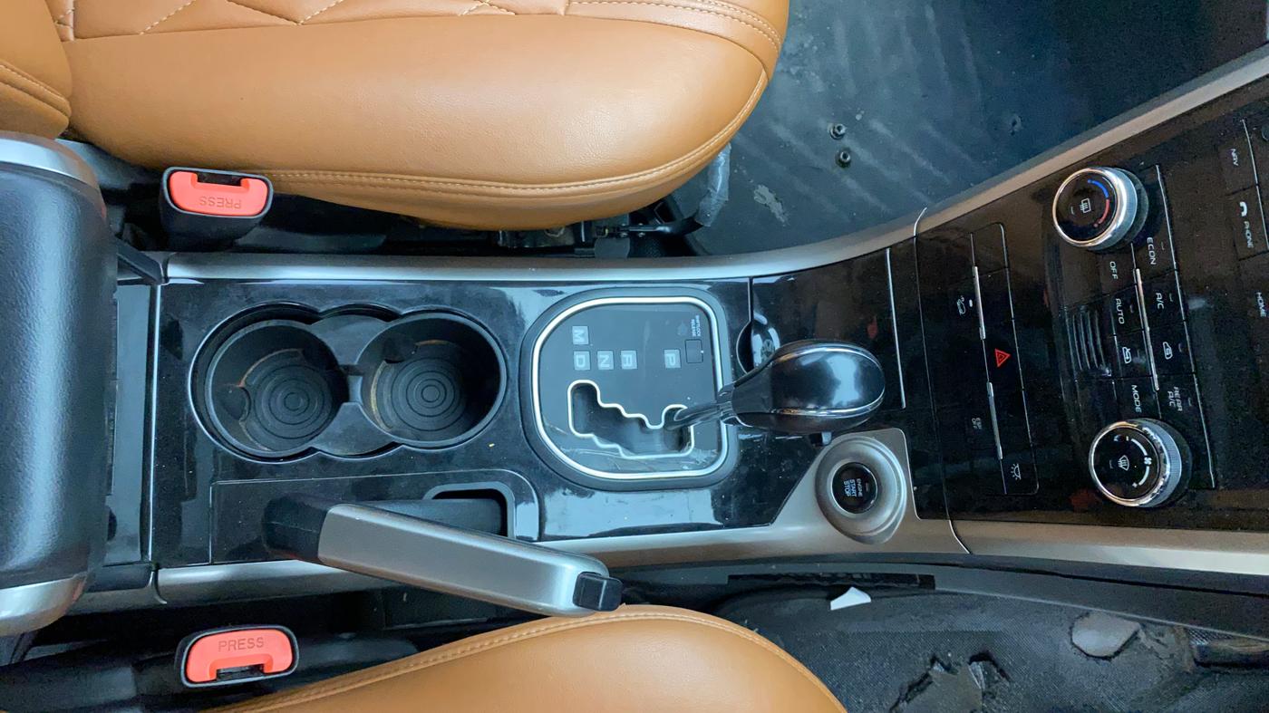 2020 Mahindra XUV500 W7 AT, Diesel, Automatic, 73,918 km, Gear Lever
