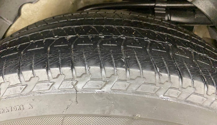 2020 Mahindra XUV500 W7 AT, Diesel, Automatic, 73,825 km, Left Rear Tyre Tread