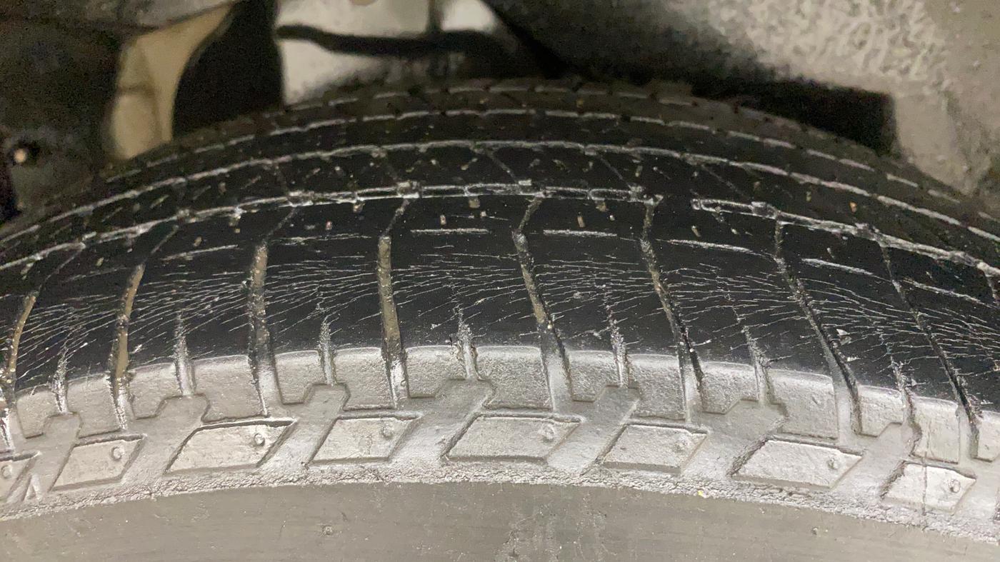 2020 Mahindra XUV500 W7 AT, Diesel, Automatic, 73,918 km, Right Rear Tyre Tread