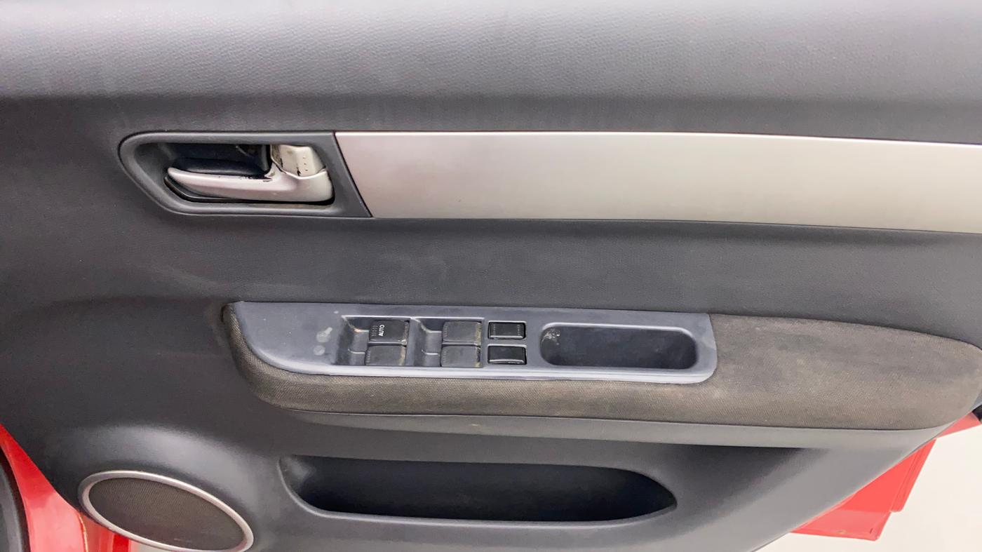2011 Maruti Swift VXI, Petrol, Manual, 95,333 km, Driver Side Door Panels Control