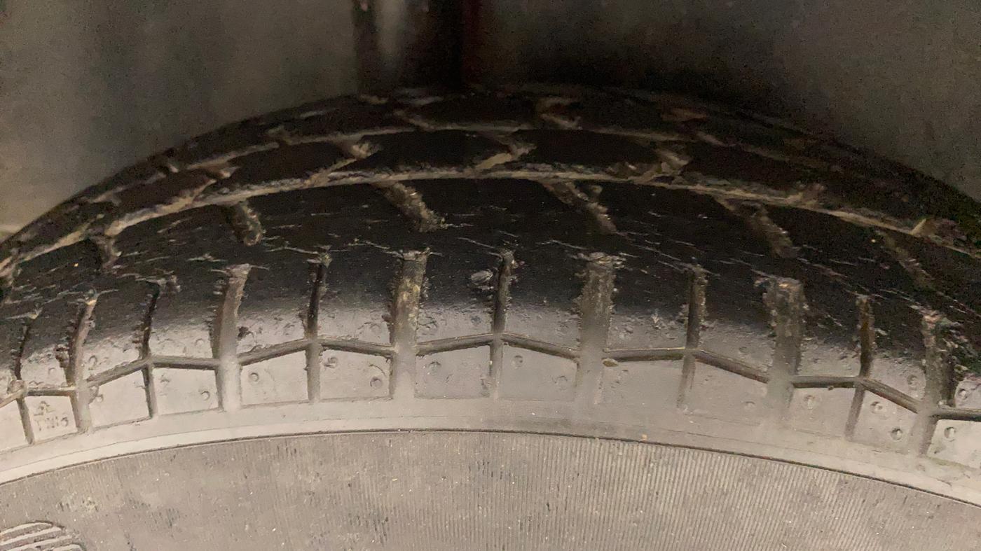 2011 Maruti Swift VXI, Petrol, Manual, 95,333 km, Right Rear Tyre Tread