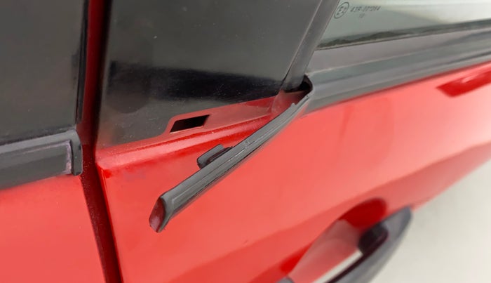 2011 Maruti Swift VXI, Petrol, Manual, 95,333 km, Driver-side door - Weather strip has minor damage