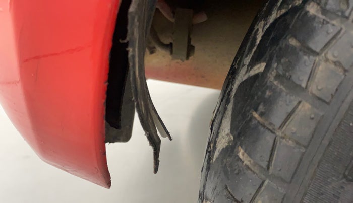 2011 Maruti Swift VXI, Petrol, Manual, 95,333 km, Right quarter panel - Lining has minor damage