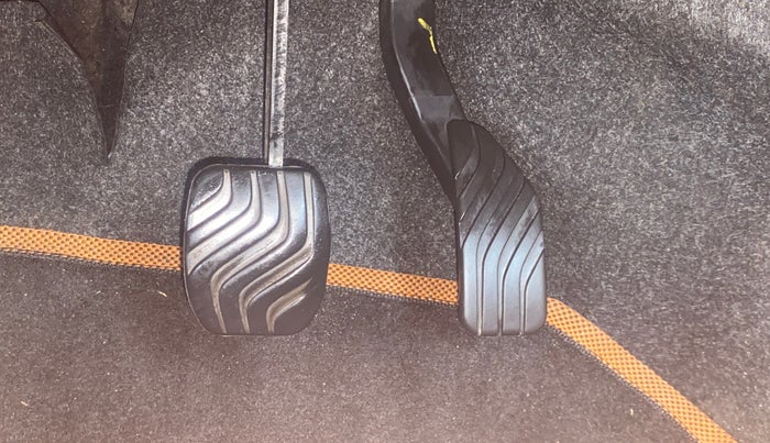 2019 Renault Kwid CLIMBER 1.0 AMT (O), Petrol, Automatic, 36,928 km, Pedals