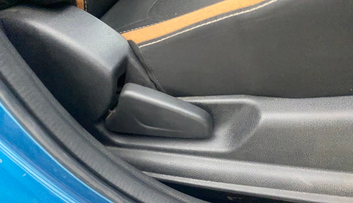 2019 Renault Kwid CLIMBER 1.0 AMT (O), Petrol, Automatic, 36,928 km, Driver Side Adjustment Panel