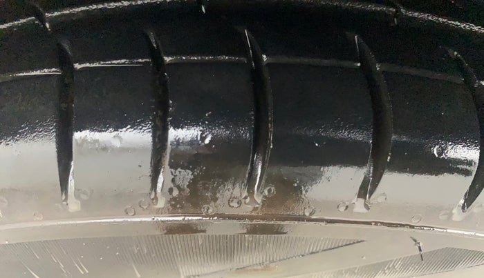 2019 Renault Kwid CLIMBER 1.0 AMT (O), Petrol, Automatic, 36,928 km, Left Front Tyre Tread