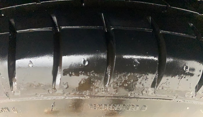 2019 Renault Kwid CLIMBER 1.0 AMT (O), Petrol, Automatic, 36,928 km, Left Rear Tyre Tread