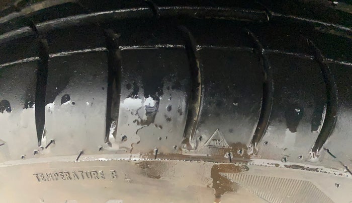 2019 Renault Kwid CLIMBER 1.0 AMT (O), Petrol, Automatic, 36,928 km, Right Front Tyre Tread