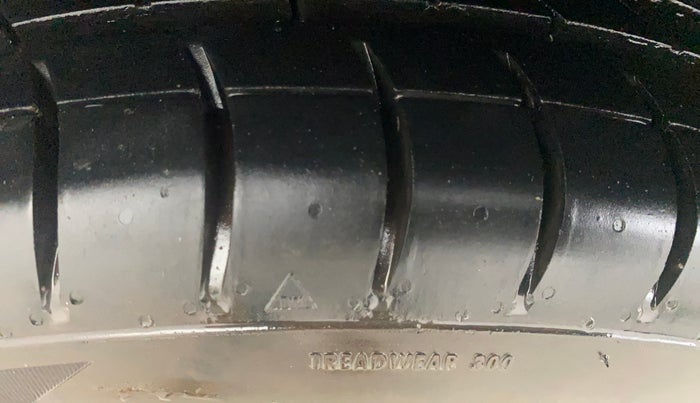 2019 Renault Kwid CLIMBER 1.0 AMT (O), Petrol, Automatic, 36,928 km, Right Rear Tyre Tread