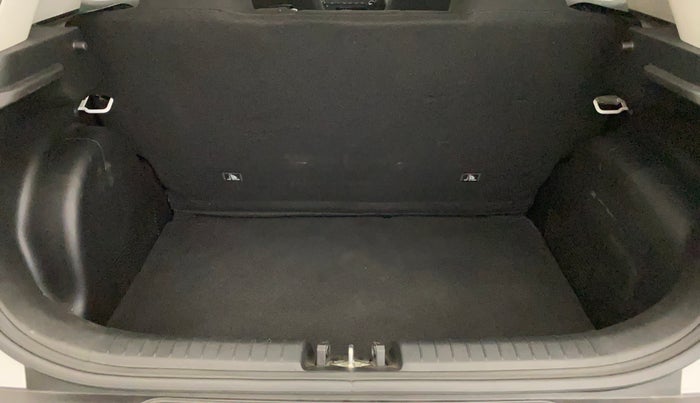 2025 Hyundai VENUE S 1.2, Petrol, Manual, 6,192 km, Boot Inside