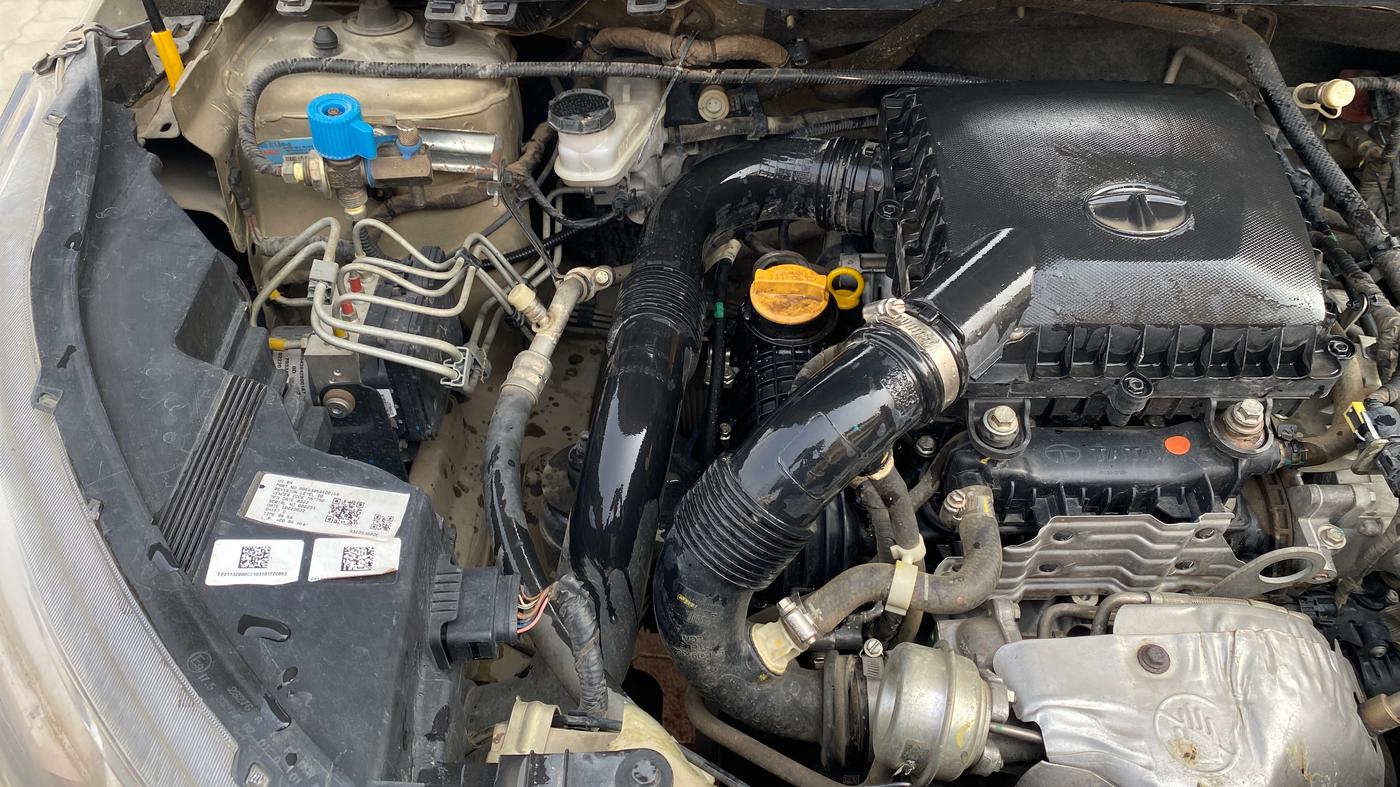 2022 Tata NEXON XZ PLUS (PREMIUM) KAZIRANGA PETROL, CNG, Manual, 97,980 km, Engine View - Right