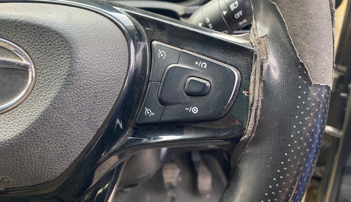 2022 Tata NEXON XZ PLUS (PREMIUM) KAZIRANGA PETROL, CNG, Manual, 97,980 km, Adaptive Cruise Control