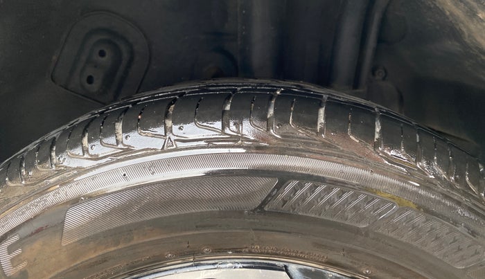 2022 Tata NEXON XZ PLUS (PREMIUM) KAZIRANGA PETROL, CNG, Manual, 97,980 km, Left Rear Tyre Tread