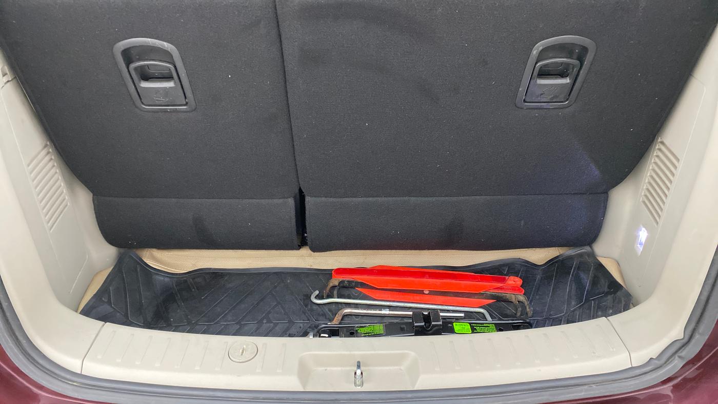 2018 Mahindra MARAZZO M8 7 STR, Diesel, Manual, 25,614 km, Boot Inside